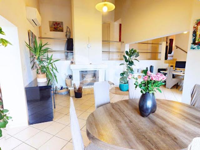 Vente Villa 4 pièces 115 m2 Solliès Ville