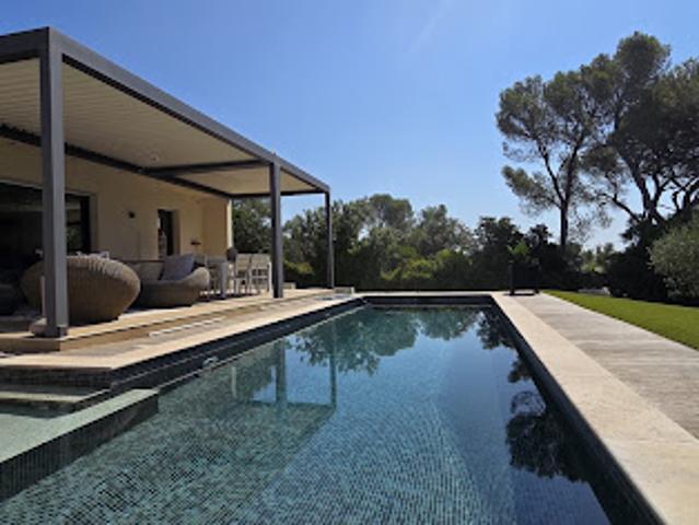 Vente Villa 4 pièces 138.3 m2 Nimes