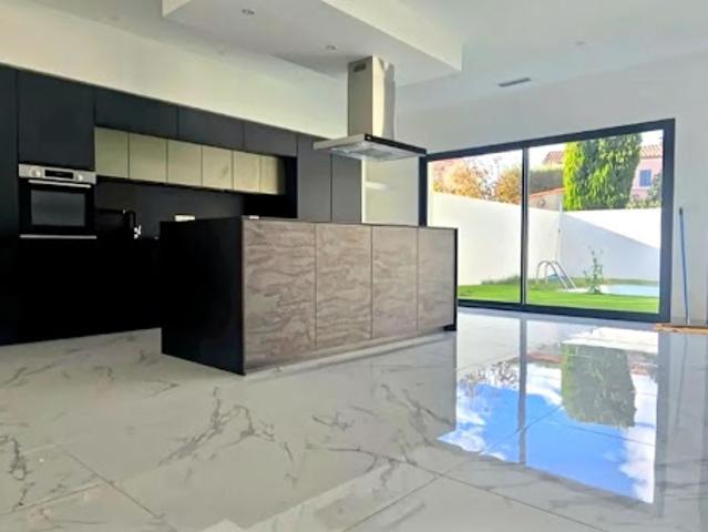 Vente Villa 4 pièces 150 m2 Garons