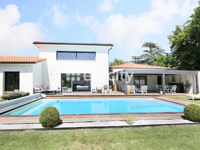 Vente Villa 4 pièces 188 m2 Sainte Foy d'Aigrefeuille