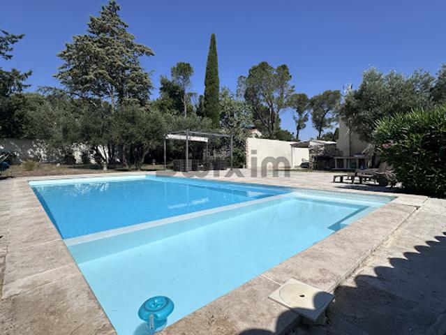 Vente Villa 4 pièces 198 m2 Nimes