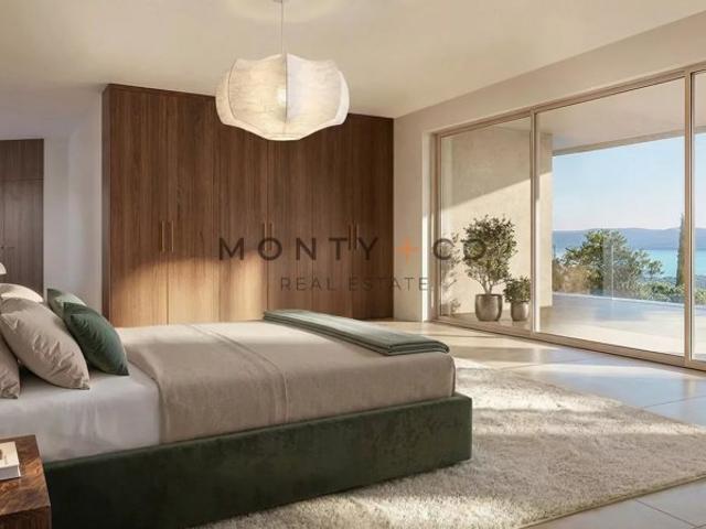 Vente villa 5 chambres vue mer dans un domaine privé a Grimaud