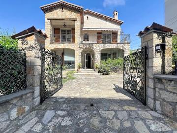 Vente Villa 5 pièces 117 m2 Antibes