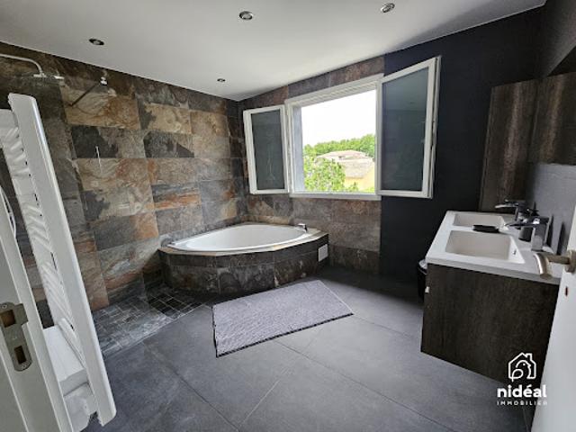 Vente Villa 5 pièces 119.44 m2 Nimes