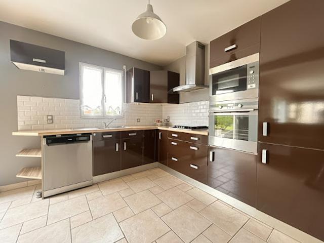 Vente Villa 5 pièces 124.5 m2 Saint Père Marc en Poulet