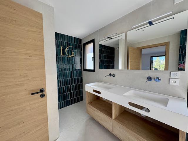 Vente Villa 5 pièces 125.9 m2 Sainte Maxime