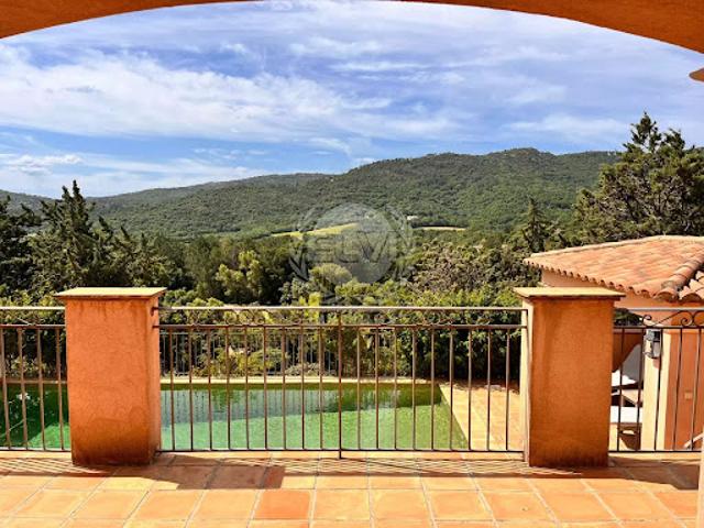 Vente Villa 5 pièces 125 m2 Plan de la Tour
