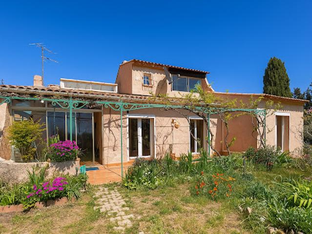 Vente Villa 5 pièces 128 m2 Cuers