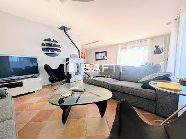 Vente Villa 5 pièces 130 m2 Saint Geniès de Fontedit