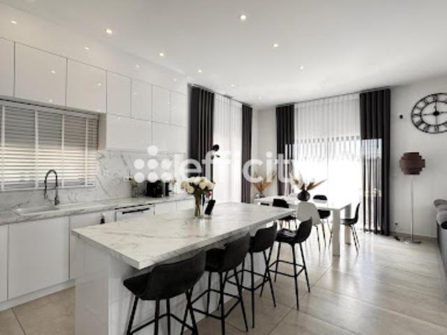 Vente Villa 5 pièces 135 m2 Pierrelatte