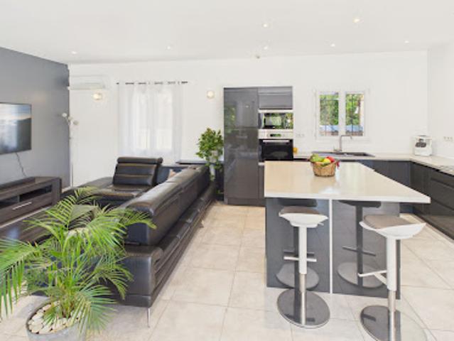 Vente Maison 5 pièces 138 m2 Eyragues