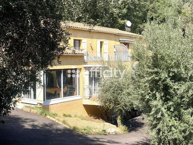 Vente Villa 5 pièces 143 m2 Castagniers