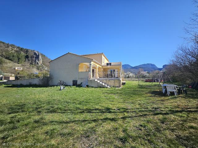 Vente Villa 5 pièces 150 m2 Castellane