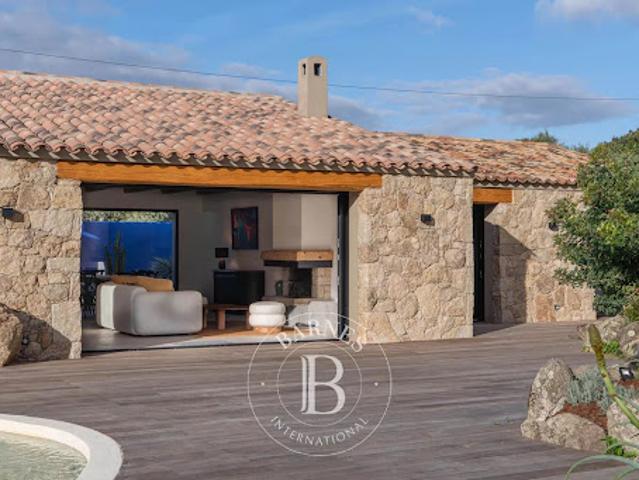 Vente Villa 5 pièces 165 m2 Sainte lucie de porto vecchio