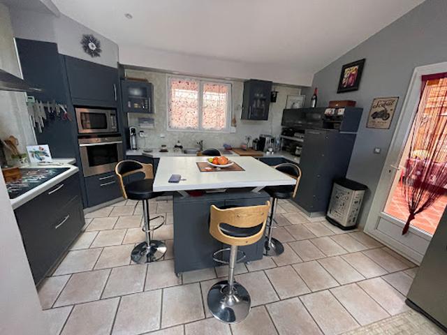 Vente Villa 5 pièces 174 m2 Cuers