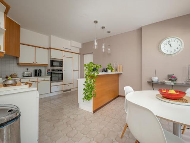 Vente Villa 5 pièces 182.8 m2 Nimes