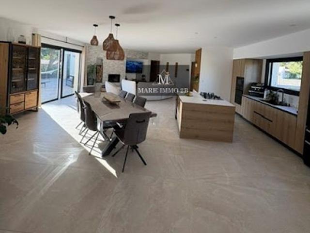 Vente Villa 5 pièces 183 m2 Calvi