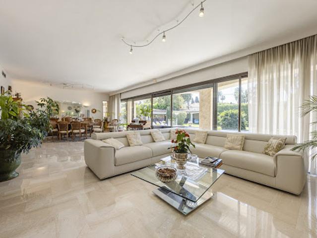 Vente Villa 5 pièces 200 m2 Antibes