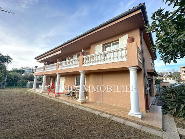 Vente Villa 5 pièces 200 m2 Saint Laurent du Var