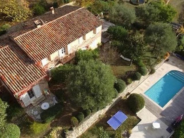 Vente Villa 5 pièces 201 m2 Châteauneuf Grasse