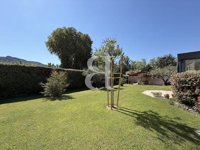 Vente Villa 5 pièces 204 m2 Robion