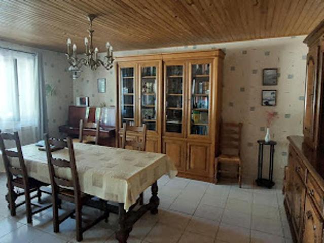 Vente Villa 6 pièces 126 m2 Cour et Buis