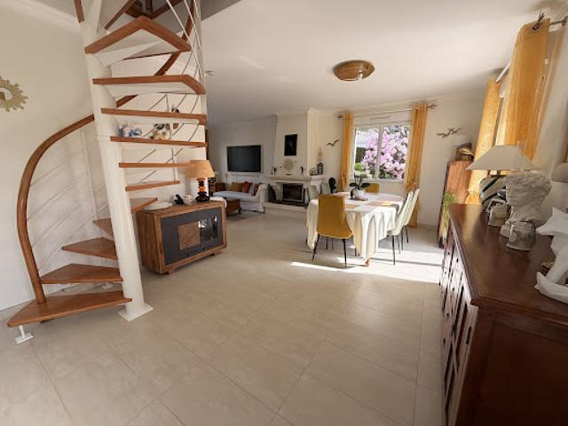 Vente Villa 6 pièces 133 m2 Saint Gilles