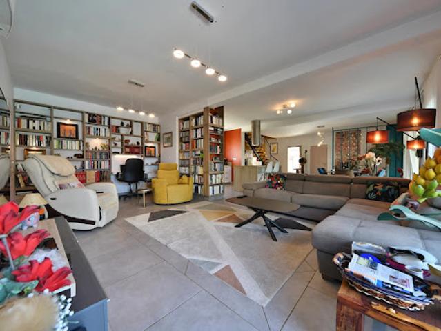 Vente Villa 6 pièces 146 m2 Uzès