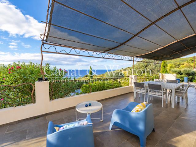 Vente Villa 6 pièces 150 m2 Carqueiranne