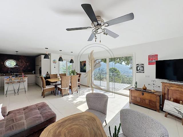 Vente Villa 6 pièces 150 m2 Sainte lucie de porto vecchio