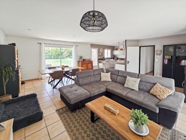 Vente Villa 6 pièces 151 m2 Sainte Colombe en Bruilhois