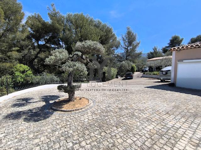 Vente Villa 6 pièces 165.68 m2 Roquevaire