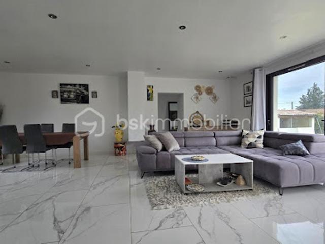 Vente Villa 6 pièces 188.14 m2 Bagnols sur ceze