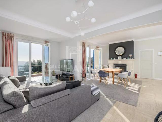 Vente Villa 6 pièces 205 m2 Châteauneuf Grasse