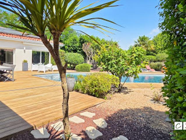 Vente Villa 6 pièces 210 m2 Bérat