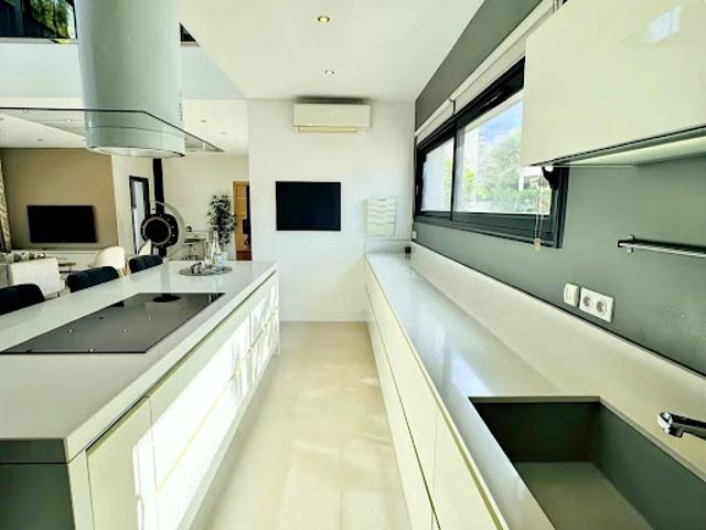 Vente Villa 6 pièces 220 m2 Castelnau le Lez