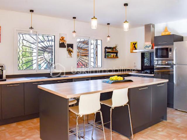 Vente Villa 6 pièces 222 m2 Sauteyrargues