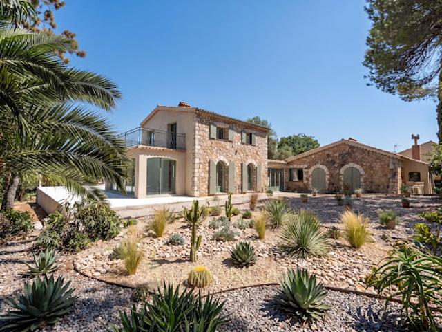 Vente Villa 6 pièces 227 m2 Antibes