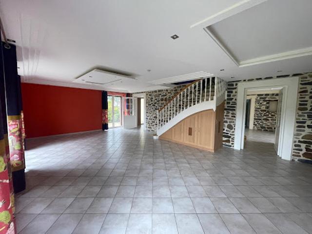 Vente Villa 6 pièces 228 m2 Etrelles