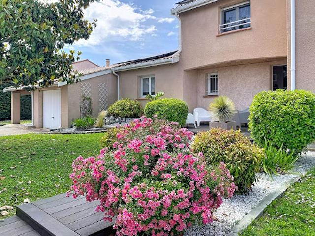 Vente Villa 6 pièces 230 m2 Pompertuzat