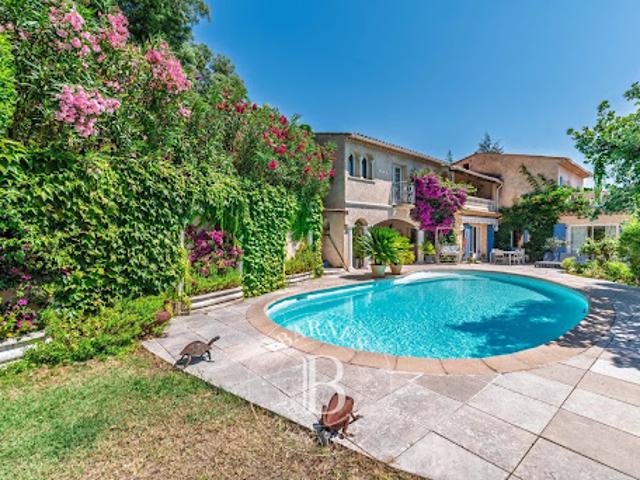 Vente Villa 6 pièces 231 m2 Auribeau sur Siagne