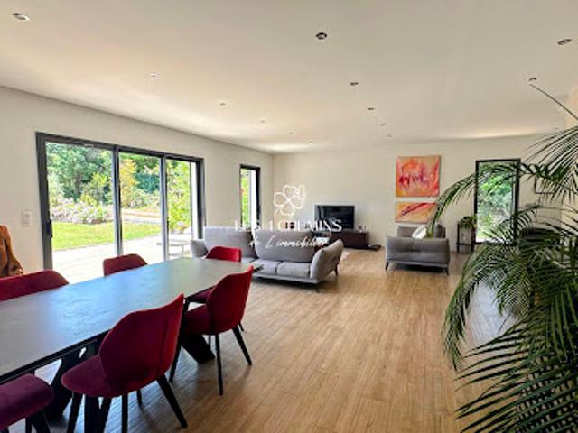 Vente Villa 6 pièces 231 m2 Peynier