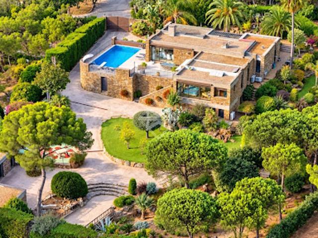 Vente Villa 6 pièces 250 m2 Bormes les Mimosas