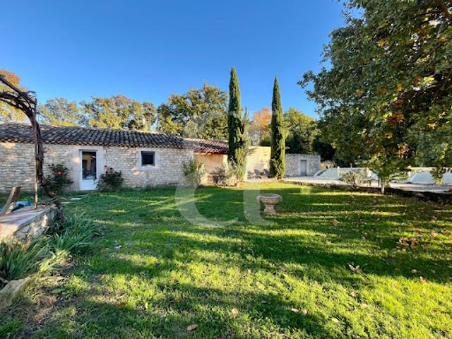 Vente Villa 6 pièces 250 m2 Eyragues