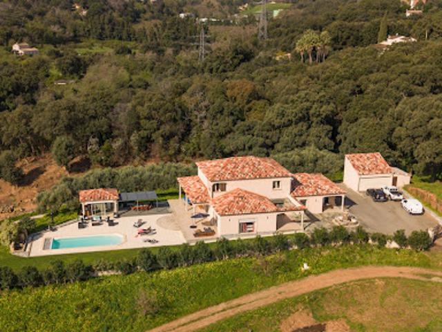 Vente Villa 6 pièces 330 m2 Cervione