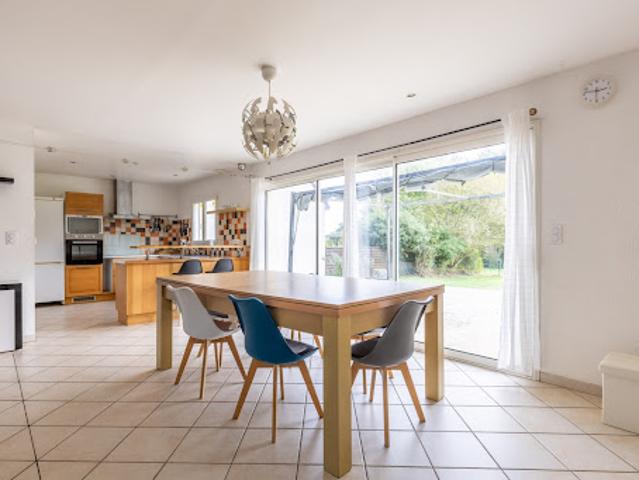 Vente Villa 7 pièces 137 m2 Ercé en Lamée