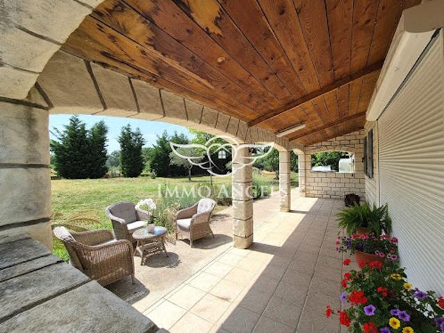 Vente Villa 7 pièces 153.02 m2 Saint Denis