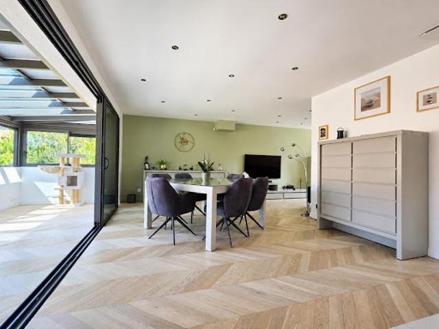 Vente Villa 7 pièces 156 m2 Champagne au Mont d'Or