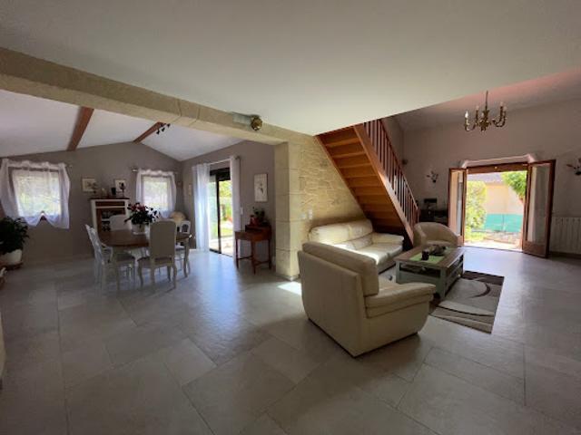 Vente Villa 7 pièces 160 m2 Saint Geniès de Fontedit