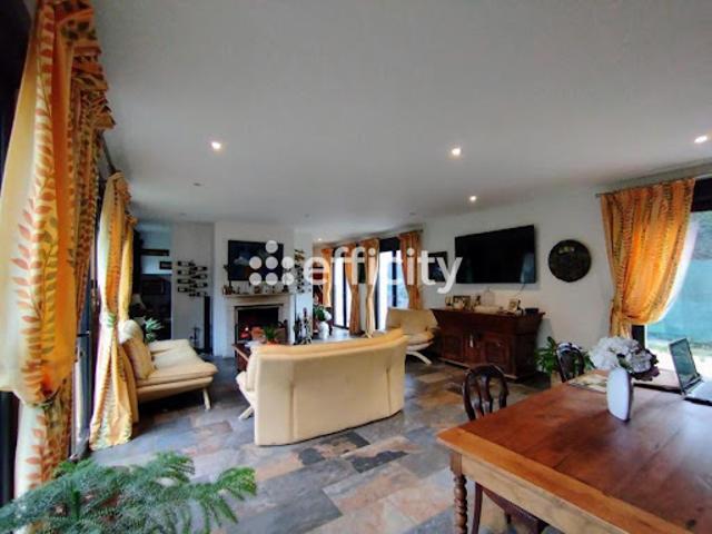 Vente Villa 7 pièces 175 m2 Orcemont